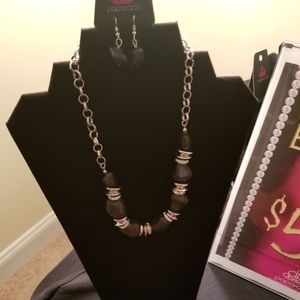 Paparazzi Necklace and Bracelet Set